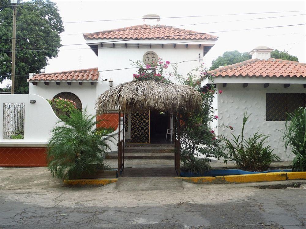 Hotel Aloha ماناجوا المظهر الخارجي الصورة